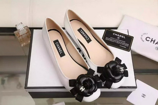 CHANEL Shallow mouth flat shoes Women--131